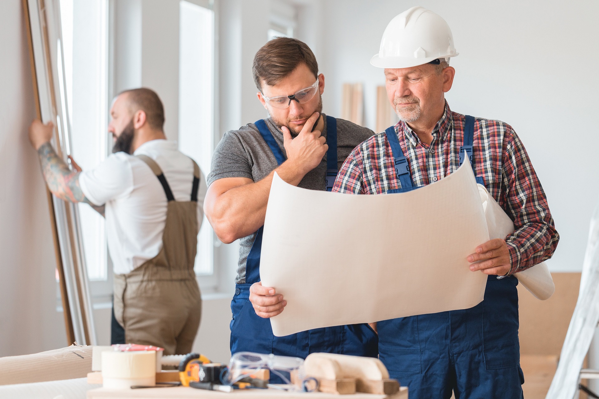 RENOVIERUNGS- UND AUSBAUARBEITEN