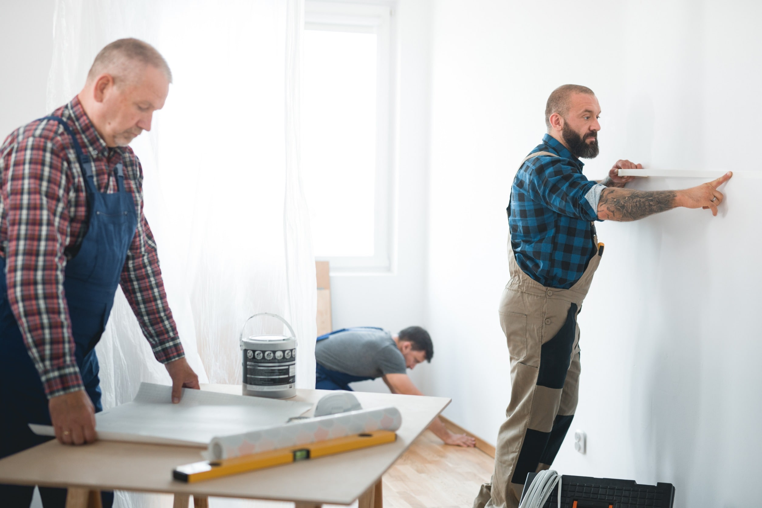 DIENSTLEISTUNGEN - OUTSOURCING VON UNTERNEHMEN UND DIENSTLEISTUNGEN FÜR RENOVIERUNG, AUSBAUARBEITEN